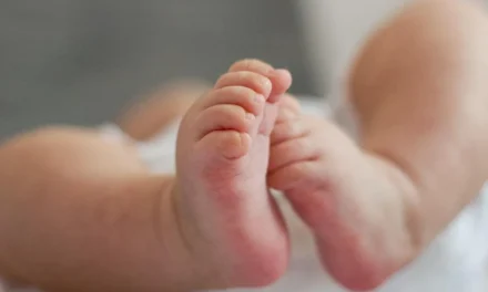Több mint háromezer euró jár az első gyermek születése után