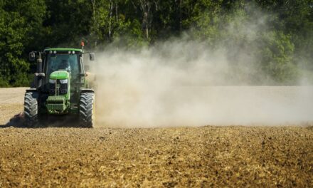 Traktorokkal tüntetnek a gazdák Horvátországban