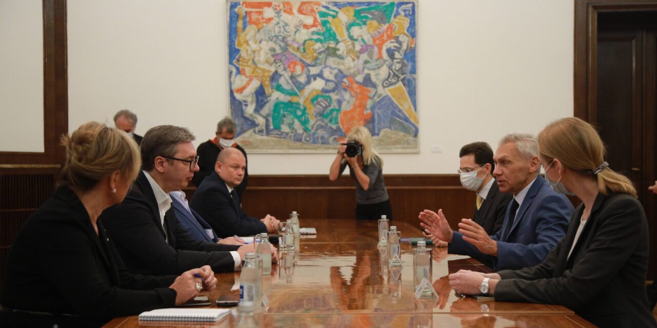 Vučić és Bocan-Harcsenko megvitatta Pristina „felelőtlen lépéseit”