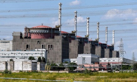 Evakuálják a lakosságot a zaporizzsjai atomerőmű közeléből