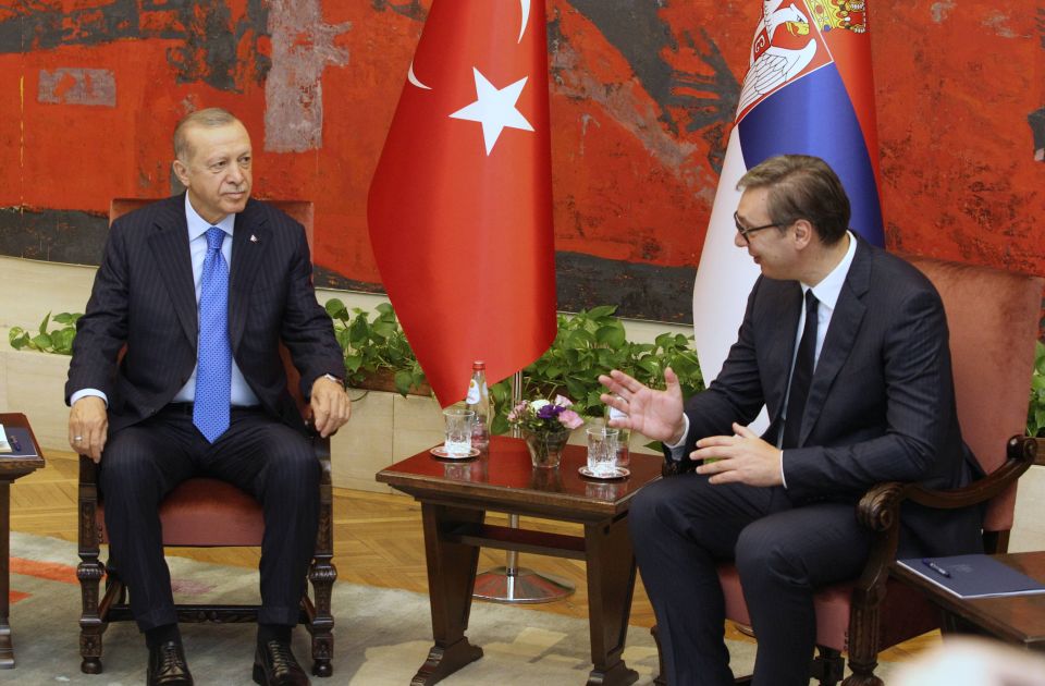 Erdogantól kért segítséget Vučić Koszovó miatt