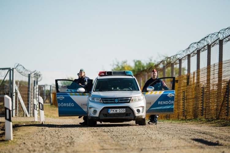 Átvették a katonák feladatait a határvadászok a szerb-magyar határon