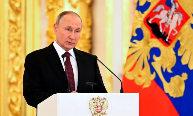 Putyin „bosszút és feledést” ígér a terrortámadás résztvevőinek