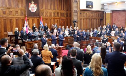 Szerbiának új kormánya van, Brnabić és a miniszterek letették a hivatali esküt