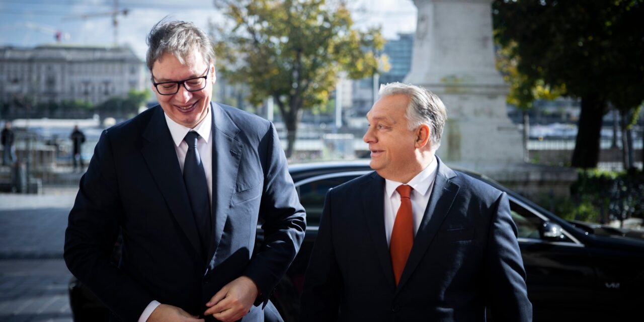 Bódis: Orbán már annyira elszigetelődött, hogy a Szerbia iránti támogatása már inkább káros
