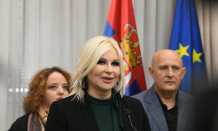Zorana Mihajlović: Vučićnak kevesebbet fáj majd a feje nélkülem
