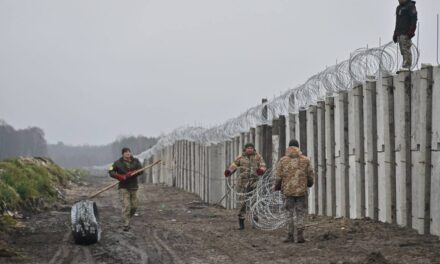 Ukrajna falat épít a Belarusszal közös határán