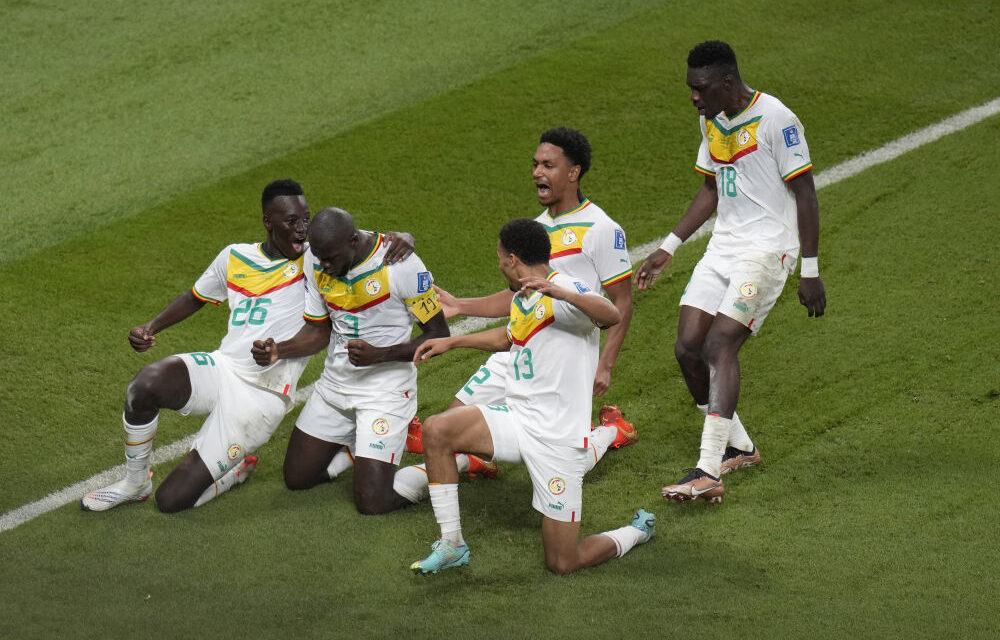 Hollandia és Szenegál jutott a nyolcaddöntőbe