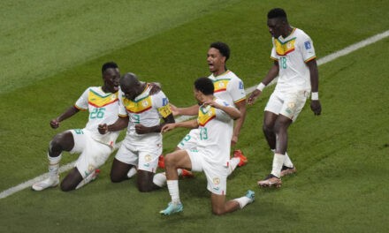 Hollandia és Szenegál jutott a nyolcaddöntőbe