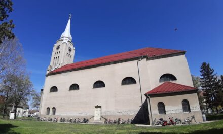 Betörtek a bácsföldvári katolikus templomba