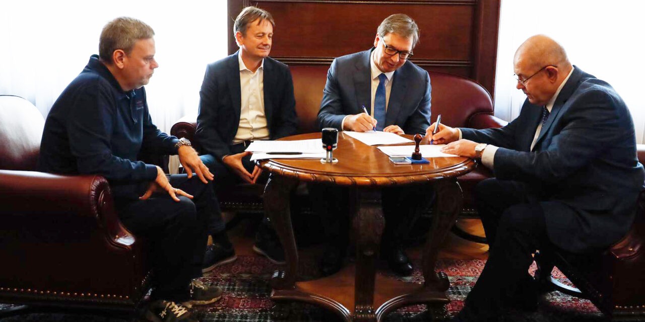 Pásztor és Vučić aláírta a koalíciós megállapodást