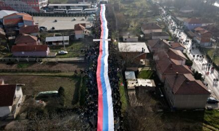 Több mint tízezer koszovói szerb tiltakozott a pristinai kormány ellen