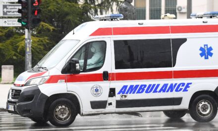 Teherautó és furgon ütközött Inđijánál, legalább egy személy meghalt