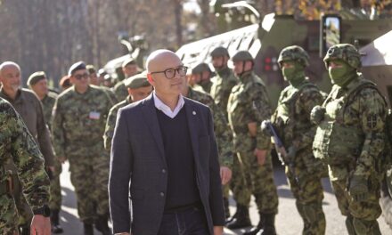 Vučević: Ha parancsot kap, a szerb hadsereg belép Koszovó területére