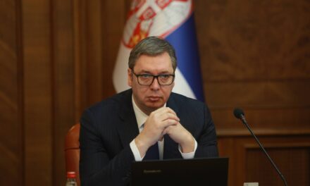 Vučić: Fel a fejjel, küzdjünk erőteljesebben Szerbiáért és dolgozzunk még többet!