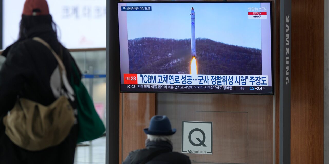 Észak-Korea ballisztikus rakéta kilövésével „köszöntötte” az újévet