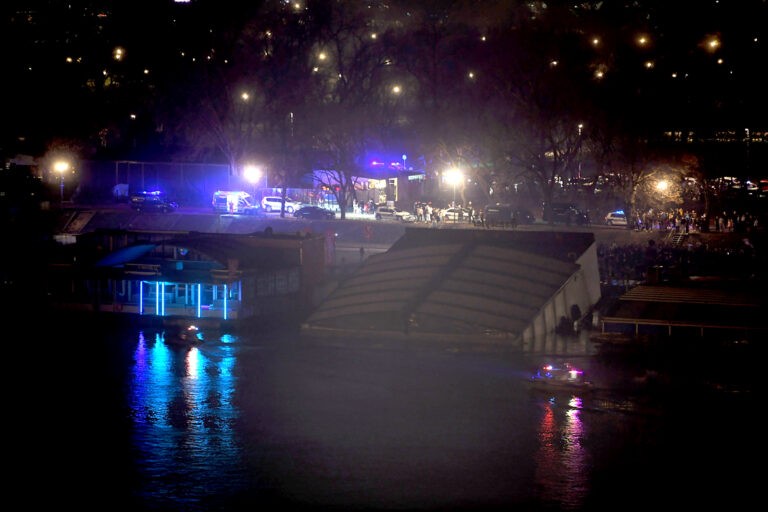 Szilveszter éjszaka elsüllyedt egy állóhajó Belgrádban