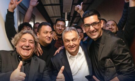Szerb rézfúvósokkal búcsúztatta az évet Orbán Viktor