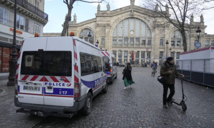 Késes támadó megsebesített több embert egy párizsi pályaudvaron