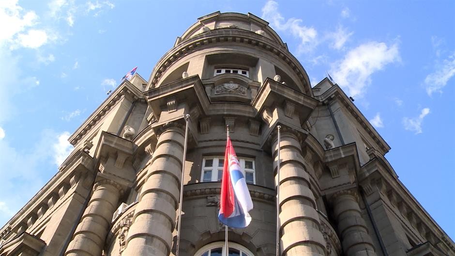 A parlament feloszlatását javasolta Vučićnak a szerb kormány