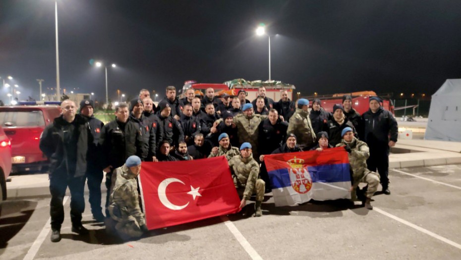 3 embert mentett meg a szerb mentőcsapat