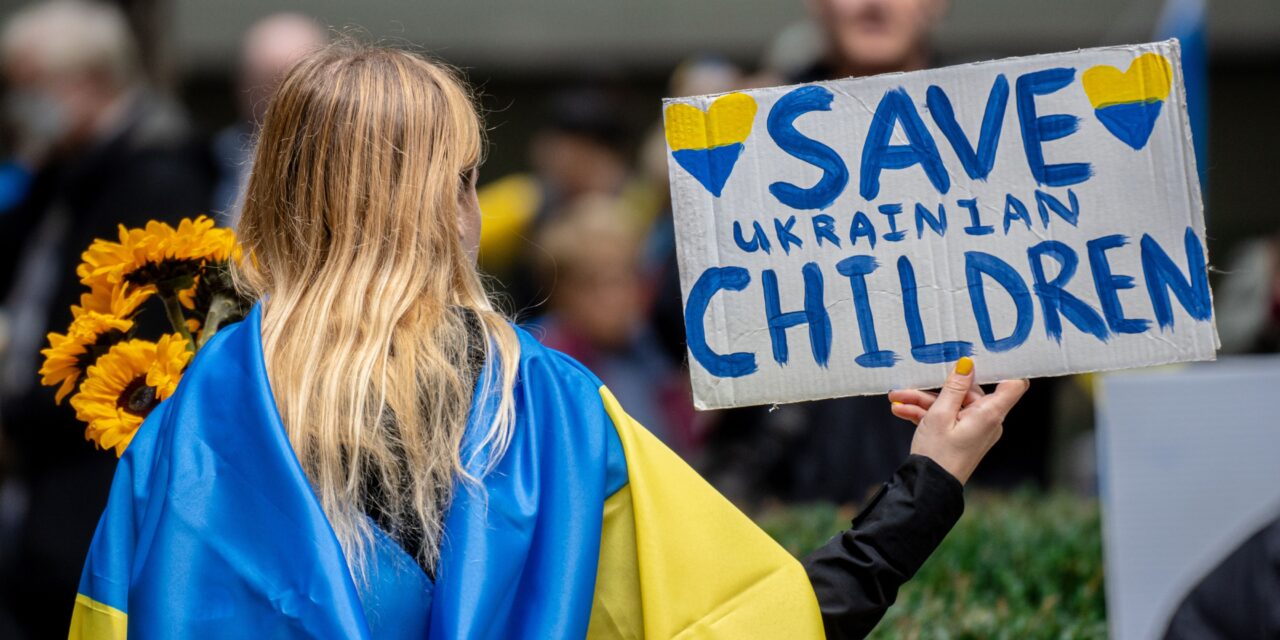 Ukrán gyerekek térhettek vissza a szüleikhez az orosz táborokból