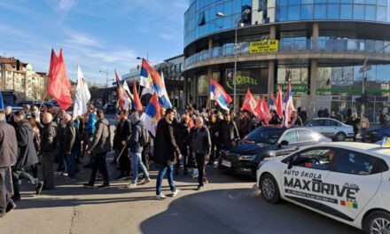 Több városban is visszamondhatták a tüntetőket Belgrádba szállító buszokat