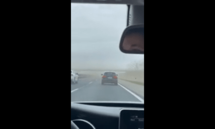 Szerdán ugyanolyan porvihar alakult ki az M1-es autópályán, mint a szombati tömegbaleset idején (Videó)