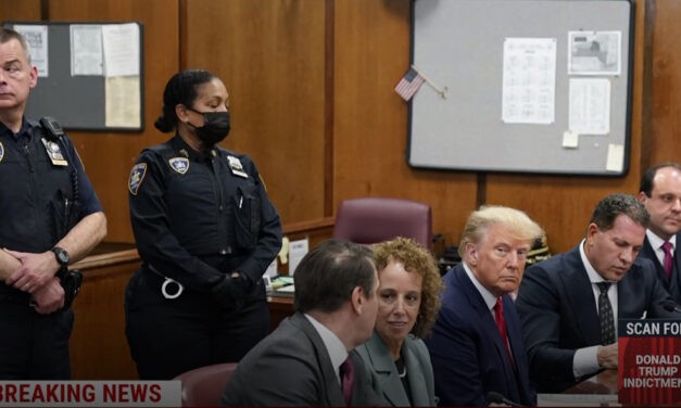 Trumpot bíróság elé állították