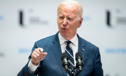 Széles körű szankciós felhatalmazást adott ki Joe Biden Oroszország ellen