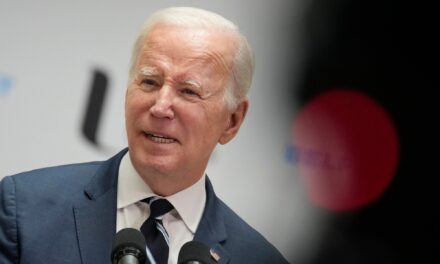 Biden szerint „valós” Putyin fenyegetése, hogy taktikai atomfegyvert vethet be