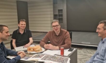 Vučić: Négyen vagyunk, és három szendvicsünk van…