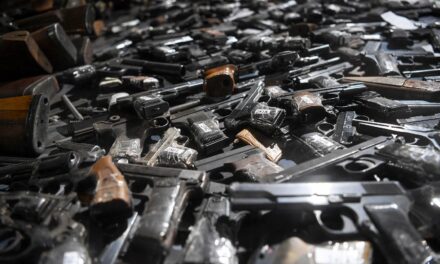 Alig 100 ezer illegális lőfegyvert adtak le egy hónap alatt a polgárok