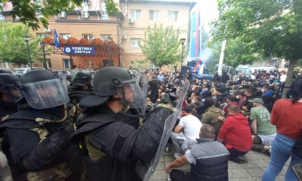 Magyar KFOR katonákkal csaptak össze a koszovói szerbek (Videóval)
