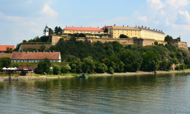 Újvidéken a Duna elöntötte a folyószéli házakat