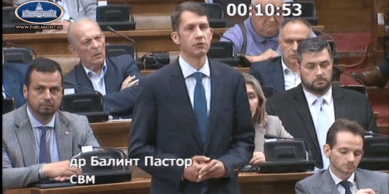 A VMSZ nem az Oroszország elleni szankciókat, hanem a szankciópárti miniszter leváltását támogatja