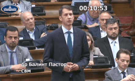 A VMSZ nem az Oroszország elleni szankciókat, hanem a szankciópárti miniszter leváltását támogatja