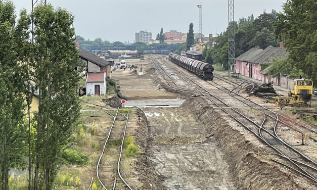 Klubrádió: Kínkeservesen halad a Budapest-Belgrád vasútvonal építésének magyarországi szakasza