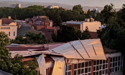 Így néz ki az újvidéki Petőfi Sándor Általános Iskola, miután a szél letépte a tetőt