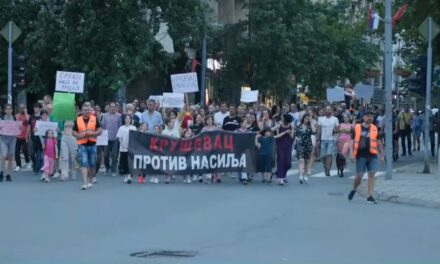 Gašić szülővárosában megtartották az első erőszakellenes tüntetést
