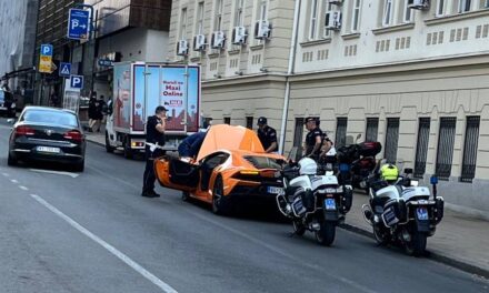 A rendőrök ismét megállították Vučić komájának Lamborghinijét