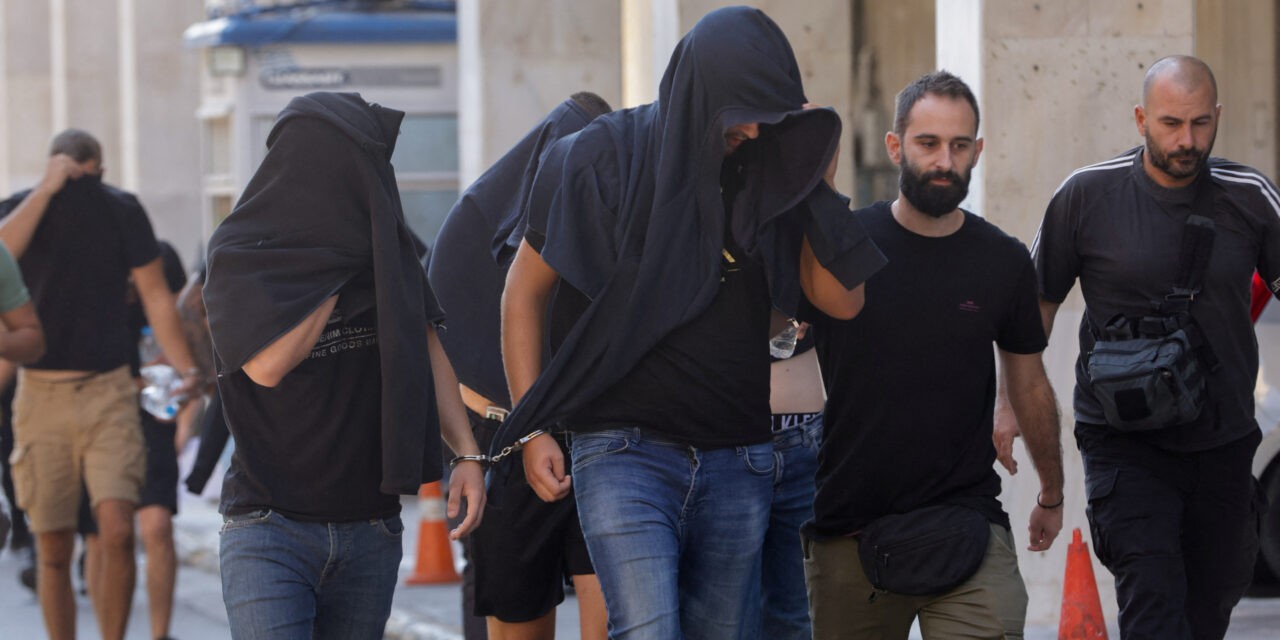 105 férfit vettek őrizetbe az athéni összecsapások után