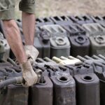 „Az nem fordulhat elő, hogy a polgárok kannákban vásárolják a benzint”