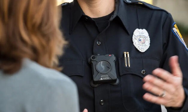 Kamera a közlekedési rendőrök egyenruháján