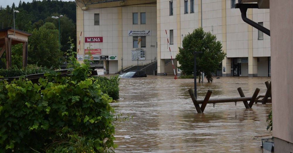A szerb hadsereg segít a szlovéniai árvízkárok kezelésében