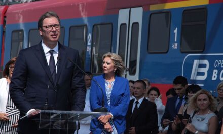 Vučić: Hidakról és vasúti sínekről álmodozom