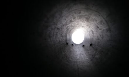 Rejtélyes alagutat találtak a podgoricai felsőbíróság épülete alatt
