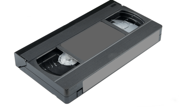 Több ezer fontért kelnek el a régi VHS kazetták