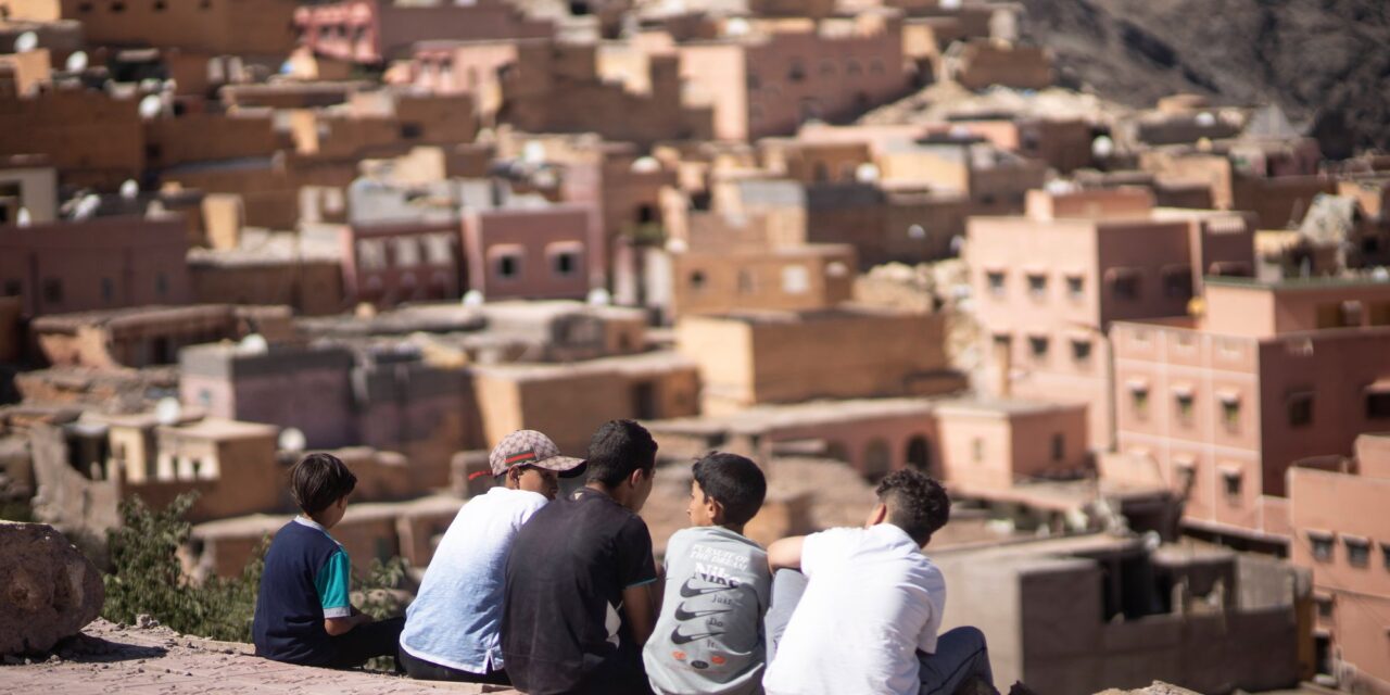 Már több mint kétezer halottja van a marokkói földrengésnek