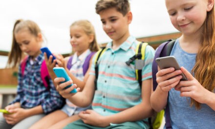 Még egy szabadkai iskolában betiltották a mobiltelefon használatát